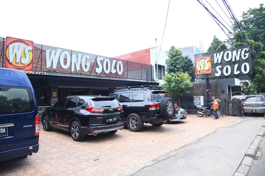 Wong Solo Grup Peduli Karyawan dan Masyarakat Ditengah Pandemi Covid 19 Wong Solo Grup Peduli Karyawan dan Masyarakat Ditengah Pandemi Covid 19